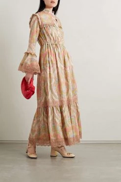 GUCCI Love Parade Maxikleid Aus Baumwoll-Voile Mit Rüschen, Spitzenbesätzen Und Blumenprint ,Beige -Offizielle GUCCI Website w920 q60 113