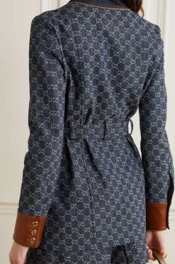 GUCCI + NET SUSTAIN Jeansjacke Aus Bio-Denim Mit Jacquard-Muster Und Lederbesätzen ,Blau -Offizielle GUCCI Website w920 q60 1147