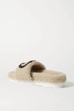 GUCCI Eileen Pantoletten Aus Shearling Mit Logoprint ,Beige 7 GUCCI Eileen Pantoletten Aus Shearling Mit Logoprint ,Beige -Offizielle GUCCI Website w920 q60 1209