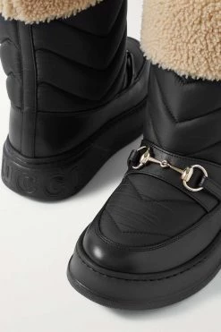 GUCCI Schneestiefel Aus Gestepptem Shell Mit Horsebit-Detail Und Besätzen Aus Shearling Und Leder ,Schwarz -Offizielle GUCCI Website w920 q60 1405