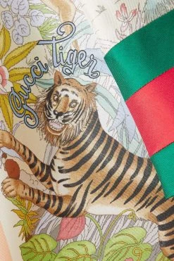 GUCCI Chinese New Year Hemd Aus Bedrucktem Seiden-Twill Mit Streifen ,Pink 10 GUCCI Chinese New Year Hemd Aus Bedrucktem Seiden-Twill Mit Streifen ,Pink -Offizielle GUCCI Website w920 q60 1430