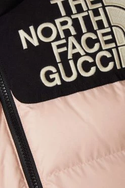 GUCCI + The North Face Daunenjacke Aus Gestepptem Shell Mit Kapuze Und Stickerei ,Pink -Offizielle GUCCI Website w920 q60 1572