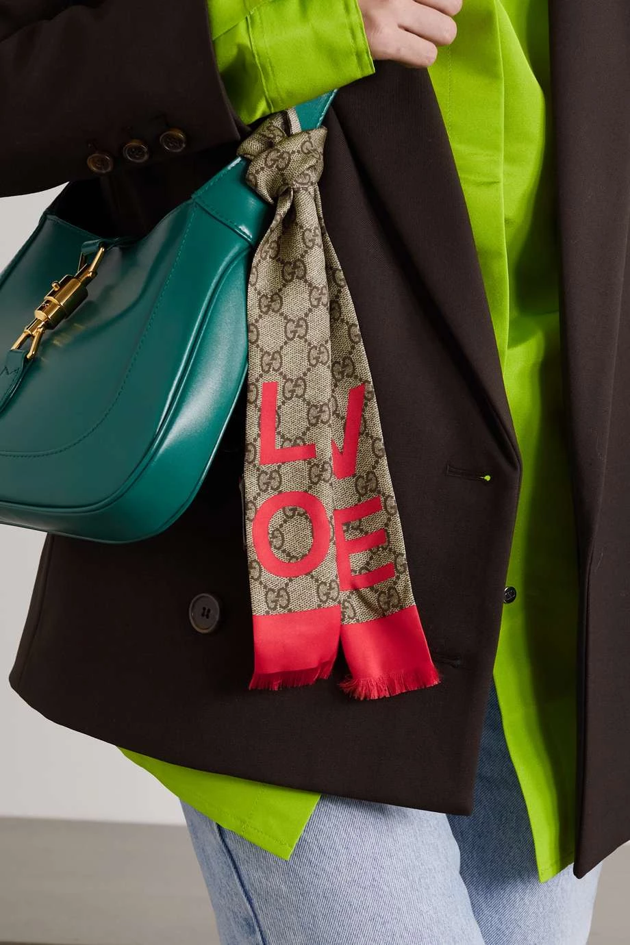 GUCCI Bedrucktes Tuch Aus Seiden-Twill Mit Fransen ,Beige 5 GUCCI Bedrucktes Tuch Aus Seiden-Twill Mit Fransen ,Beige – Bild 5