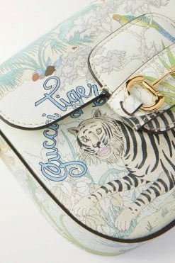 GUCCI Horsebit 1955 Mini Schultertasche Aus Bedrucktem Leder ,Weiß 9 GUCCI Horsebit 1955 Mini Schultertasche Aus Bedrucktem Leder ,Weiß -Offizielle GUCCI Website w920 q60 1658