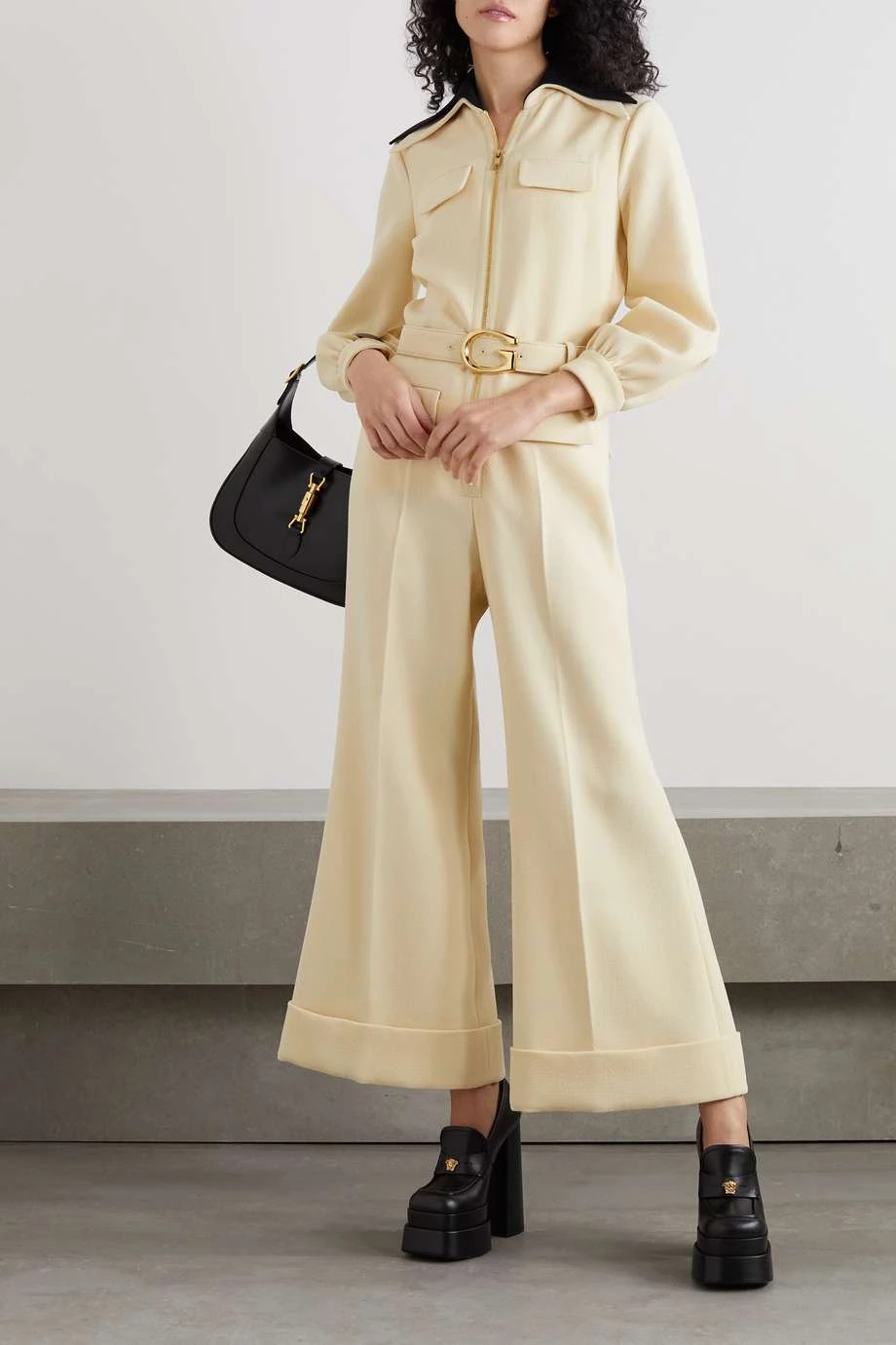 GUCCI Zweifarbiger Jumpsuit Aus Woll-Crêpe Mit Gürtel ,Creme 6 GUCCI Zweifarbiger Jumpsuit Aus Woll-Crêpe Mit Gürtel ,Creme – Bild 6