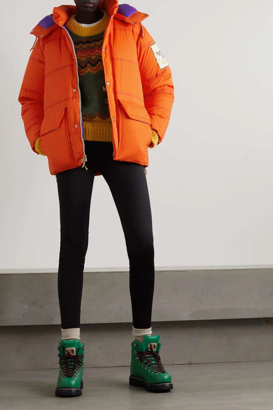 GUCCI + The North Face Daunenjacke Aus Gestepptem Shell Mit Print Und Kapuze ,Orange 2 GUCCI + The North Face Daunenjacke Aus Gestepptem Shell Mit Print Und Kapuze ,Orange – Bild 2
