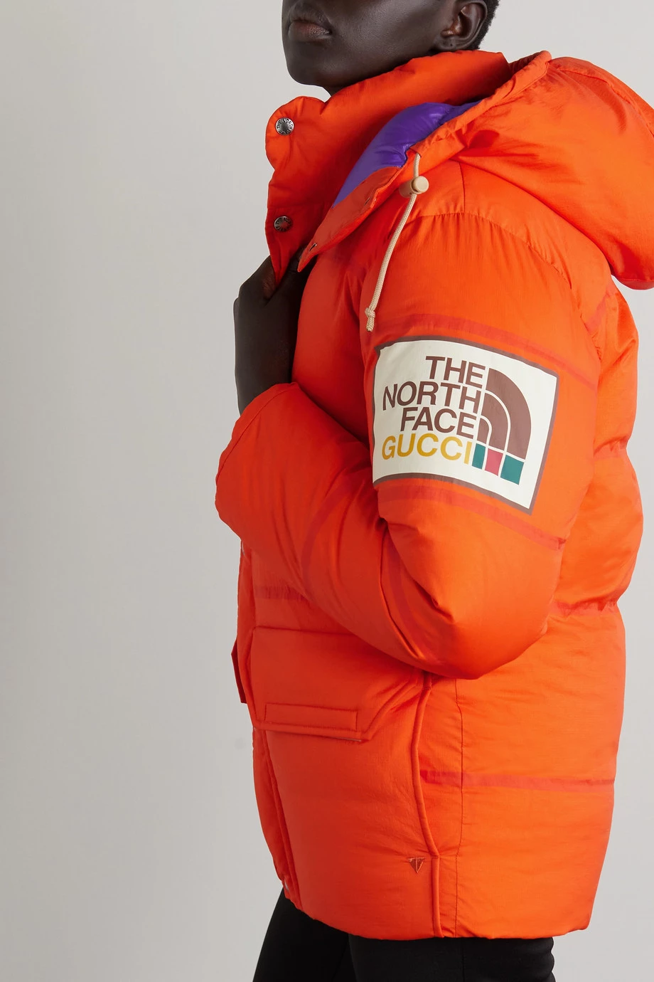 GUCCI + The North Face Daunenjacke Aus Gestepptem Shell Mit Print Und Kapuze ,Orange 3 GUCCI + The North Face Daunenjacke Aus Gestepptem Shell Mit Print Und Kapuze ,Orange – Bild 3