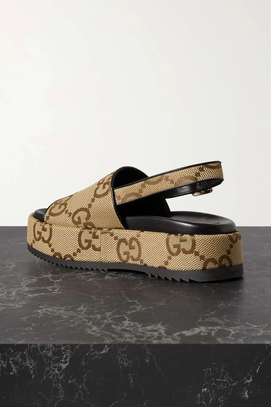 GUCCI Angelina Slingback-Sandalen Aus Canvas Mit Logomuster Und Plateau ,Beige 3 GUCCI Angelina Slingback-Sandalen Aus Canvas Mit Logomuster Und Plateau ,Beige – Bild 3