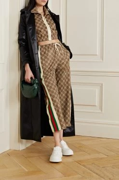 GUCCI Jogginghose Aus Bedrucktem Technischem Jersey Mit Webstreifen ,Braun -Offizielle GUCCI Website w920 q60 2162