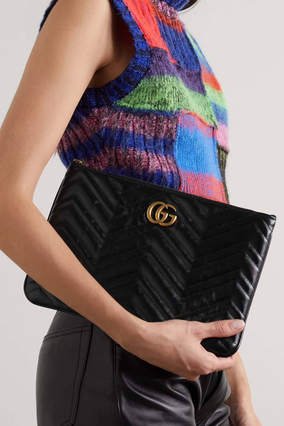 GUCCI GG Marmont Beutel Aus Gestepptem Leder ,Schwarz 2 GUCCI GG Marmont Beutel Aus Gestepptem Leder ,Schwarz – Bild 2