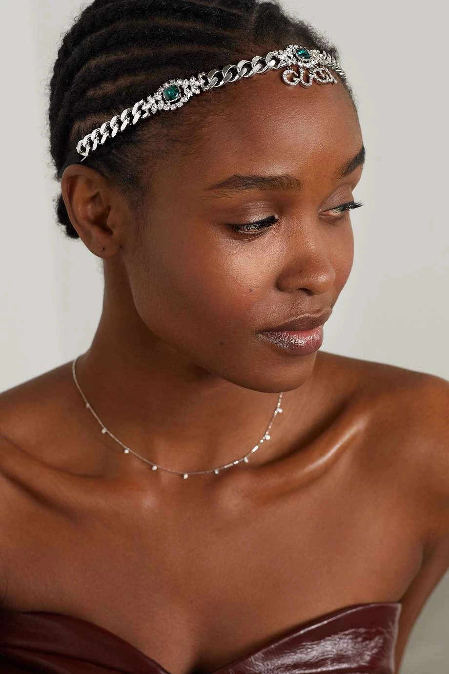 GUCCI Silberfarbener Choker Aus Ripsband Mit Kristallen 2 GUCCI Silberfarbener Choker Aus Ripsband Mit Kristallen – Bild 2