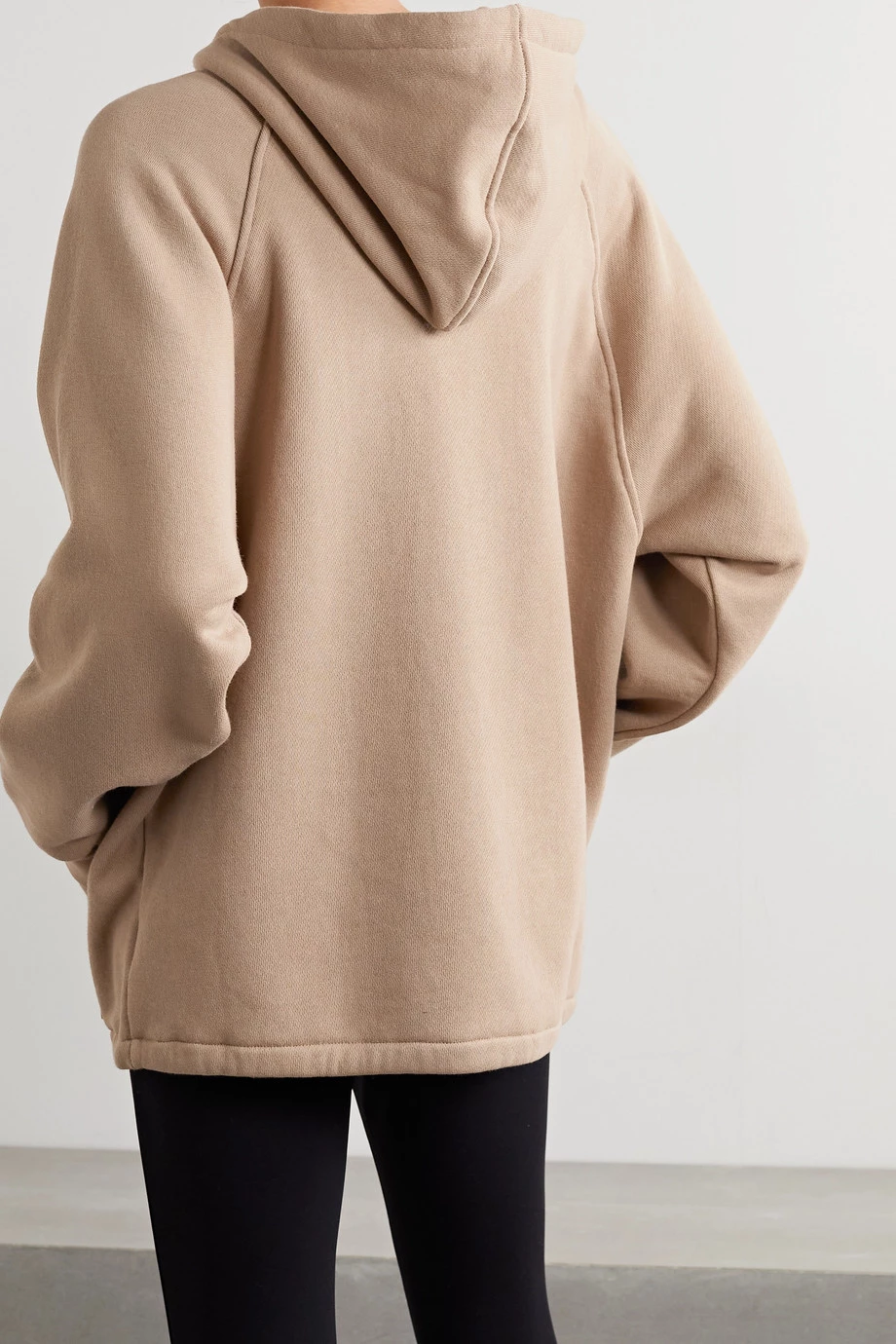 GUCCI + NET SUSTAIN Hoodie Aus Biobaumwoll-Jersey Mit Webbandbesatz Und Applikation ,Camel 3 GUCCI + NET SUSTAIN Hoodie Aus Biobaumwoll-Jersey Mit Webbandbesatz Und Applikation ,Camel – Bild 3