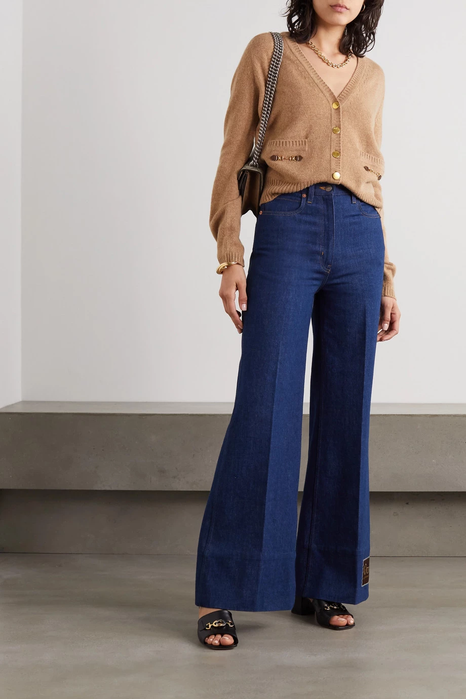 GUCCI Cardigan Aus Kaschmir Mit Lederbesätzen Und Horsebit-Detail ,Camel 2 GUCCI Cardigan Aus Kaschmir Mit Lederbesätzen Und Horsebit-Detail ,Camel – Bild 2