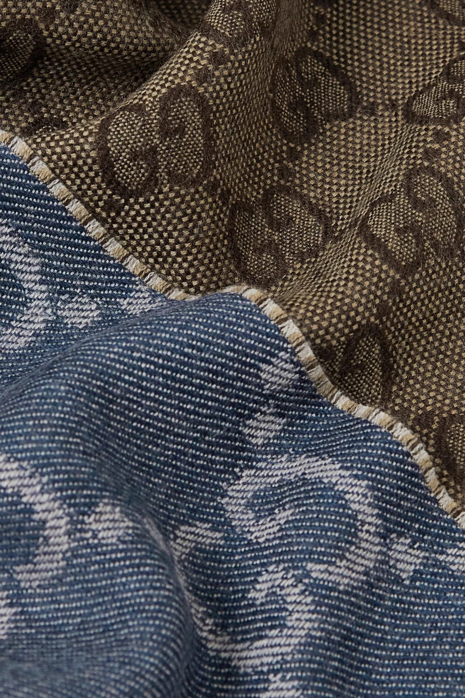GUCCI Wendbarer Schal Aus Wolle Mit Logo-Jacquard Und Fransen ,Navy 3 GUCCI Wendbarer Schal Aus Wolle Mit Logo-Jacquard Und Fransen ,Navy – Bild 3