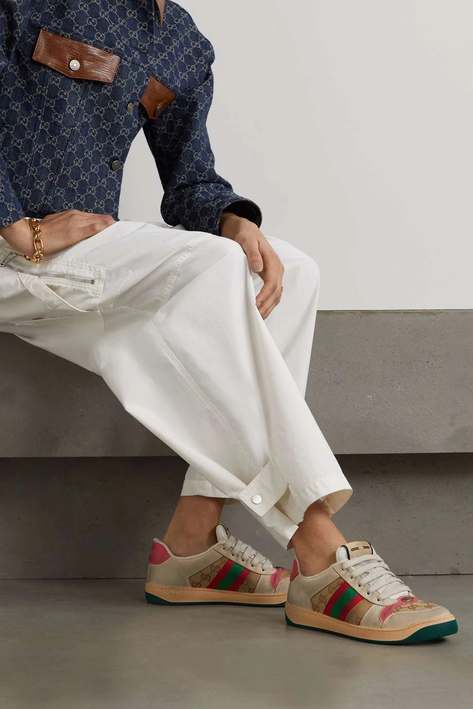 GUCCI Screener Sneakers Aus Canvas Und Distressed-Leder Mit Jacquard-Logomuster ,Beige 2 GUCCI Screener Sneakers Aus Canvas Und Distressed-Leder Mit Jacquard-Logomuster ,Beige – Bild 2