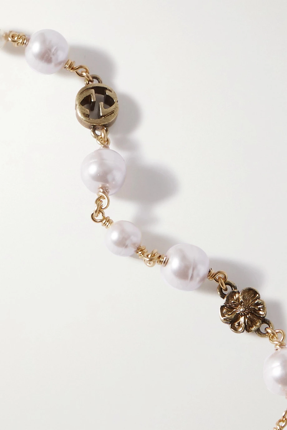 GUCCI Goldfarbenes Armband Mit Kunstperlen 4 GUCCI Goldfarbenes Armband Mit Kunstperlen – Bild 4