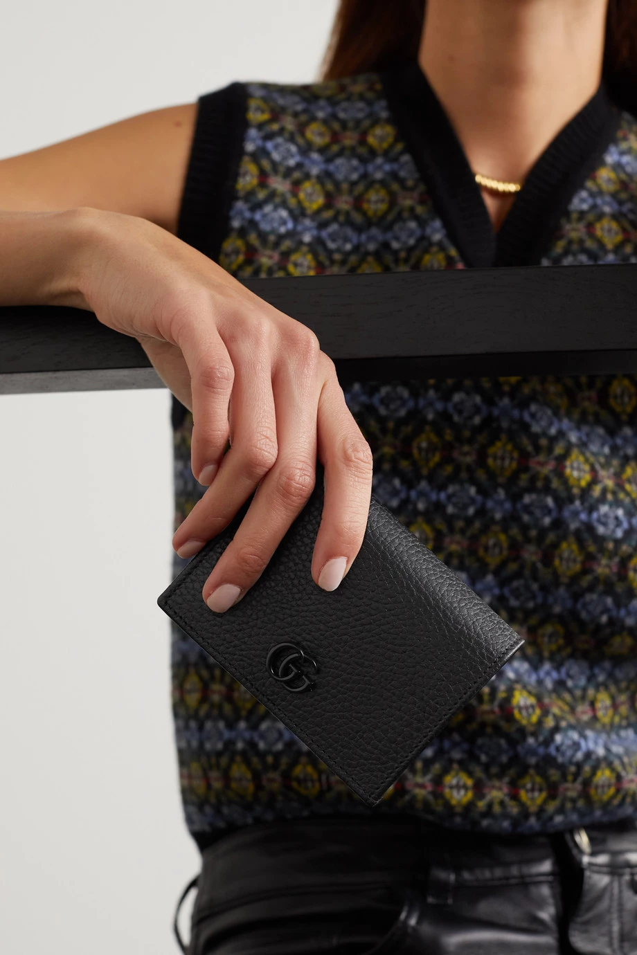 GUCCI GG Marmont Portemonnaie Aus Strukturiertem Leder ,Schwarz 2 GUCCI GG Marmont Portemonnaie Aus Strukturiertem Leder ,Schwarz – Bild 2