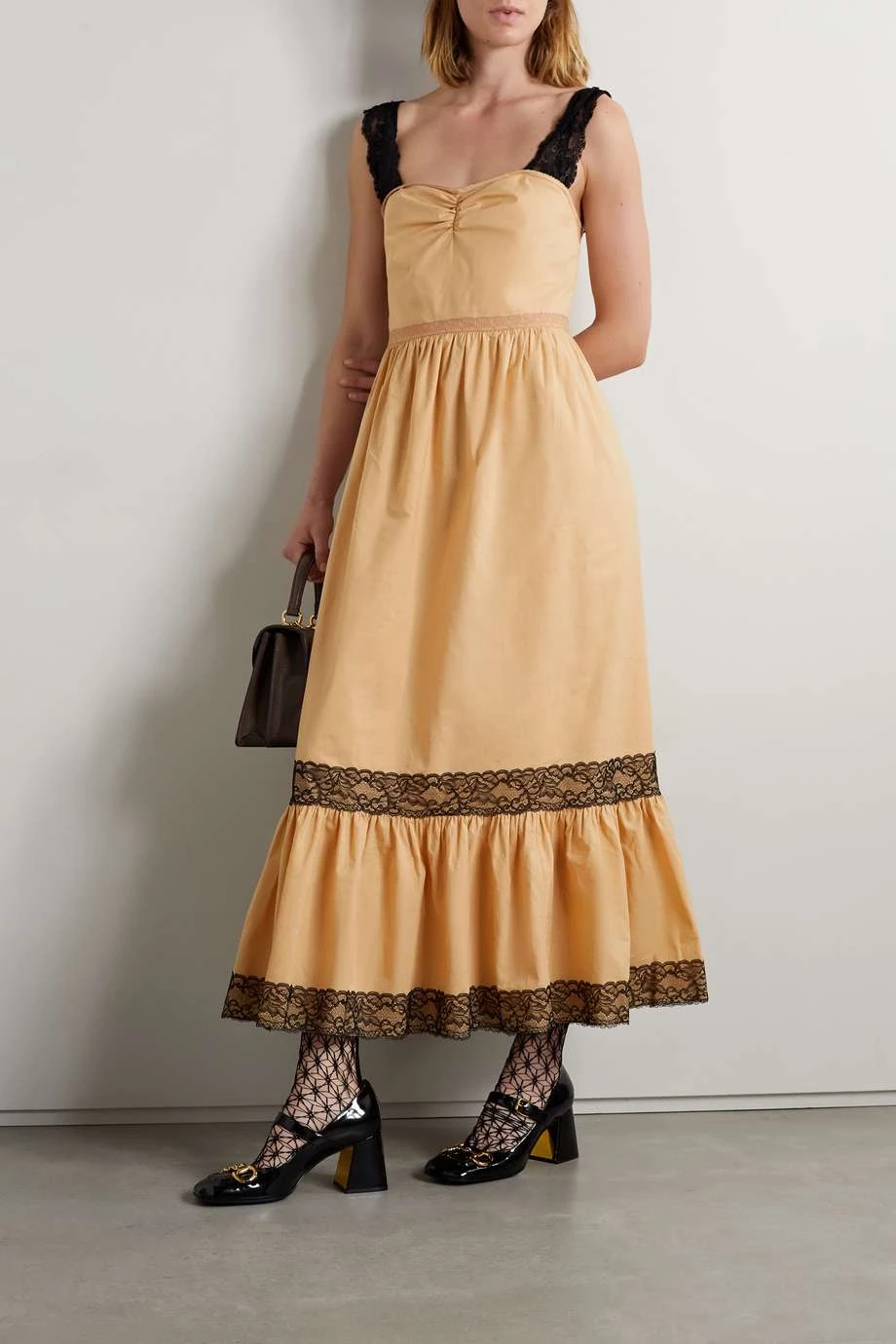 GUCCI Love Parade Maxikleid Aus Baumwolle Mit Spitzenbesätzen ,Beige 5 GUCCI Love Parade Maxikleid Aus Baumwolle Mit Spitzenbesätzen ,Beige – Bild 5