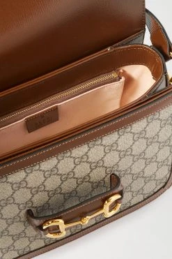 GUCCI Horsebit 1955 Bedruckte Schultertasche Aus Beschichtetem Canvas Mit Lederbesätzen ,Braun -Offizielle GUCCI Website w920 q60 2990
