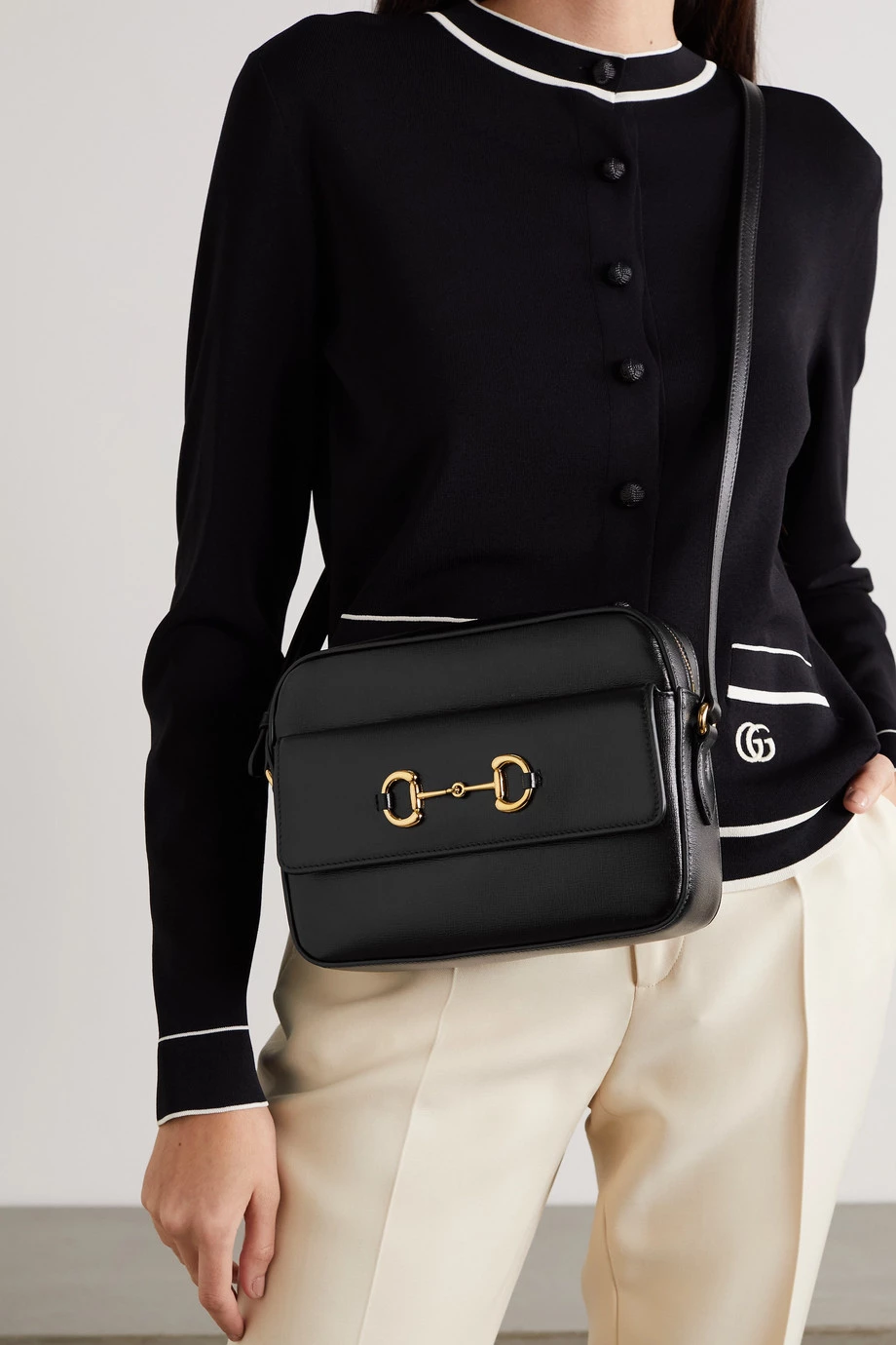 GUCCI Horsebit 1955 Kleine Schultertasche Aus Strukturiertem Leder ,Schwarz 2 GUCCI Horsebit 1955 Kleine Schultertasche Aus Strukturiertem Leder ,Schwarz – Bild 2