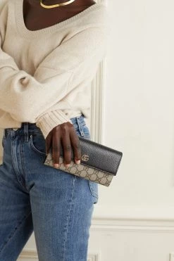 GUCCI + NET SUSTAIN GG Marmont Petite Schultertasche Aus Strukturiertem Leder Und Beschichtetem Canvas Mit Print ,Schwarz -Offizielle GUCCI Website w920 q60 3017