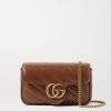 GUCCI GG Marmont Super Mini Schultertasche Aus Gestepptem Leder ,Braun