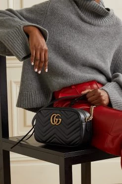 GUCCI GG Marmont Camera Kleine Schultertasche Aus Gestepptem Leder ,Schwarz -Offizielle GUCCI Website w920 q60 3091