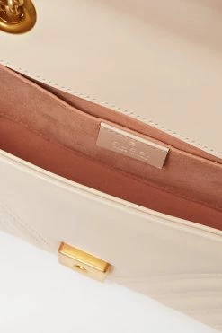 GUCCI GG Marmont Schultertasche Aus Gestepptem Leder ,Weiß -Offizielle GUCCI Website w920 q60 3096