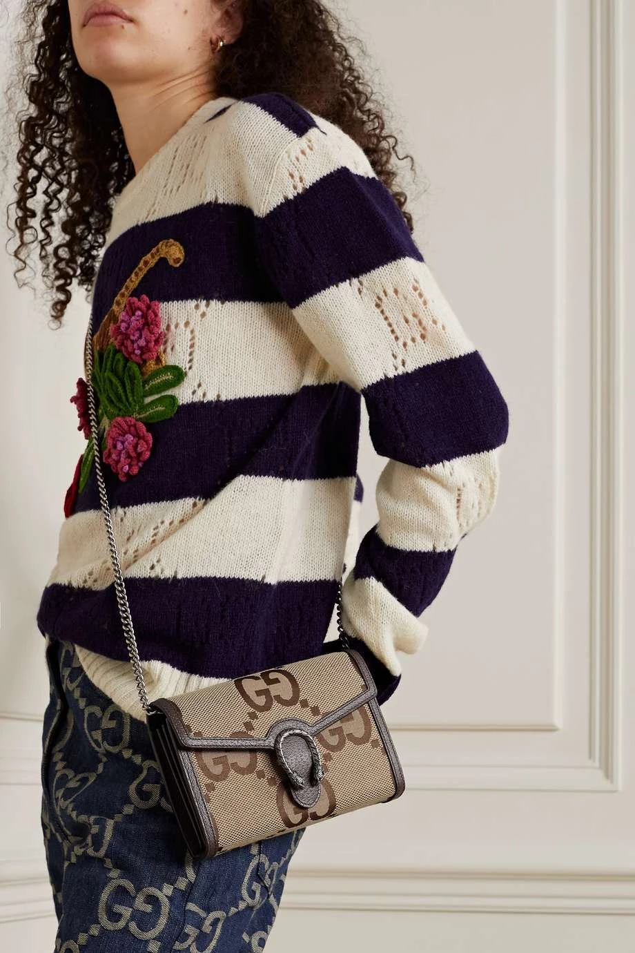 GUCCI Dionysus Jumbo GG Schultertasche Aus Canvas Mit Jacquard-Muster Und Lederbesätzen ,Camel 2 GUCCI Dionysus Jumbo GG Schultertasche Aus Canvas Mit Jacquard-Muster Und Lederbesätzen ,Camel – Bild 2