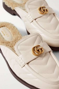 GUCCI Marmont Slippers Aus Gestepptem Leder Mit Shearling-Futter ,Wollweiß -Offizielle GUCCI Website w920 q60 747