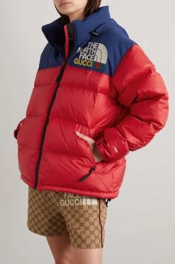 GUCCI + The North Face Daunenjacke Aus Gestepptem Shell Mit Kapuze Und Stickerei ,Rot -Offizielle GUCCI Website w920 q60 858