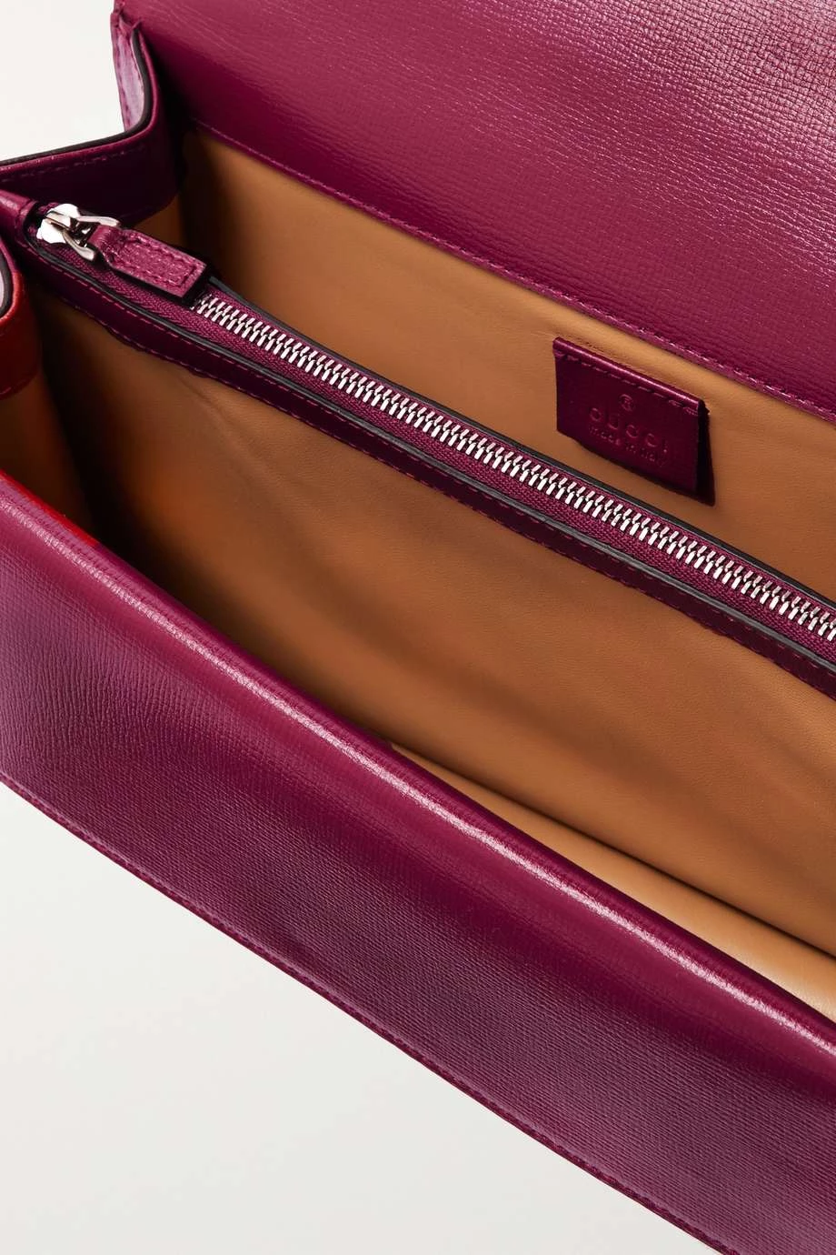 GUCCI Dionysus Schultertasche Aus Stroh Mit Stickereien Und Besätzen Aus Strukturiertem Leder ,Rot 5 GUCCI Dionysus Schultertasche Aus Stroh Mit Stickereien Und Besätzen Aus Strukturiertem Leder ,Rot – Bild 5