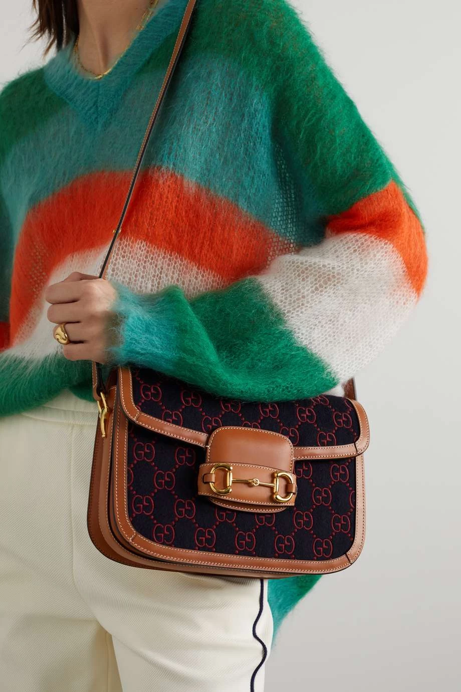 GUCCI Horsebit 1955 Schultertasche Aus Woll-Jacquard Mit Lederbesätzen ,Blau 2 GUCCI Horsebit 1955 Schultertasche Aus Woll-Jacquard Mit Lederbesätzen ,Blau – Bild 2